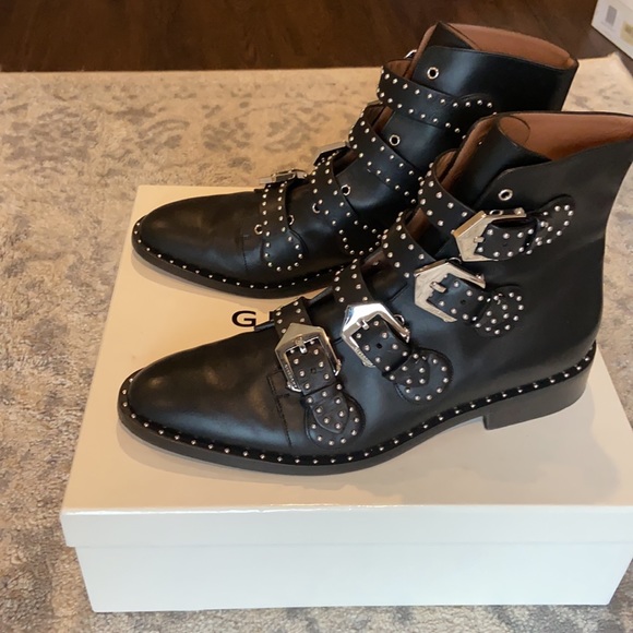 Givenchy Studded Leather Ankle Boot *Excellent Condition* Comes w/ Duster bags - Picture 3 of 5